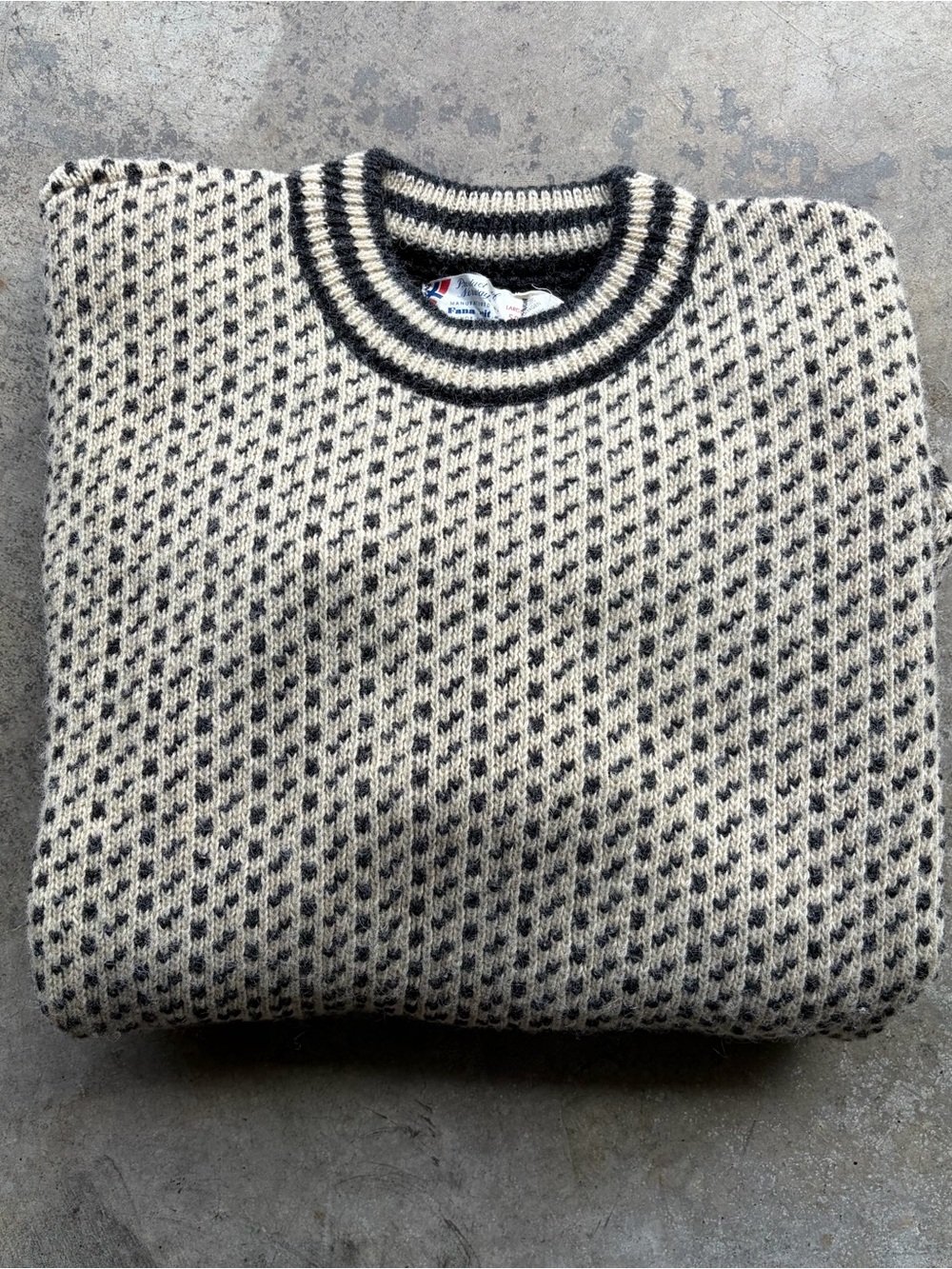 Vintage Fana Knit Norwegian Birdseye Sweater Navy Wool Rayon Norway 80s